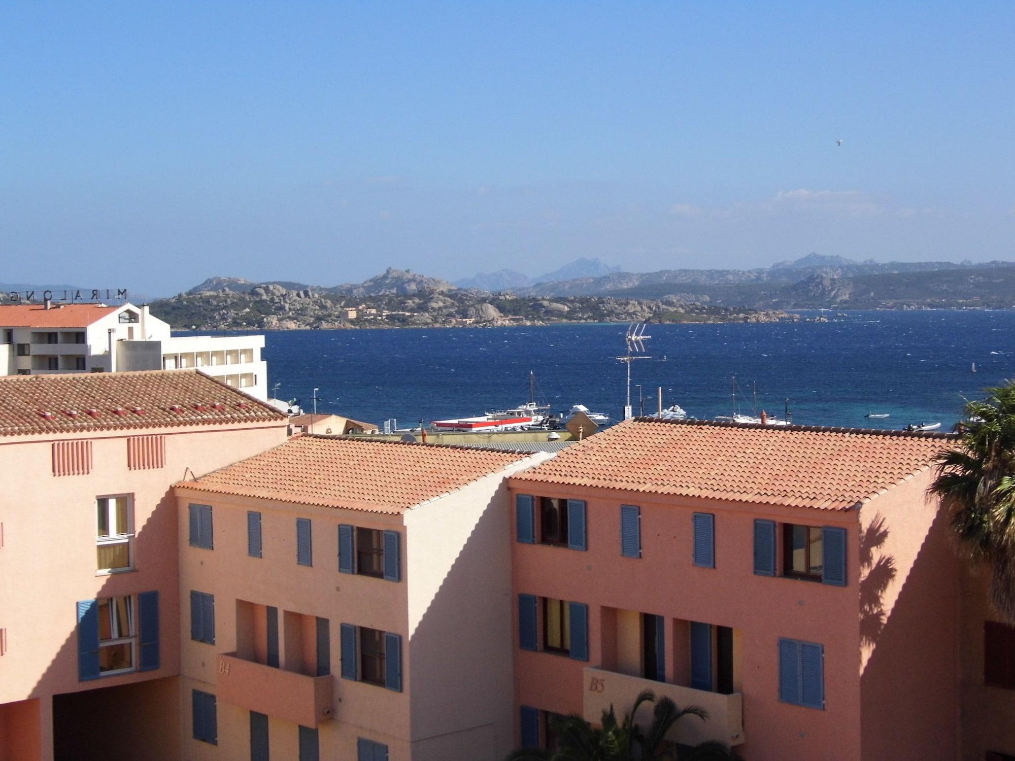 Le Nereidi Hotel & Residence Con Piscina-Tennis-Fitness-Parcheggio Coperto-Sala Conferenze La Maddalena  Exterior foto