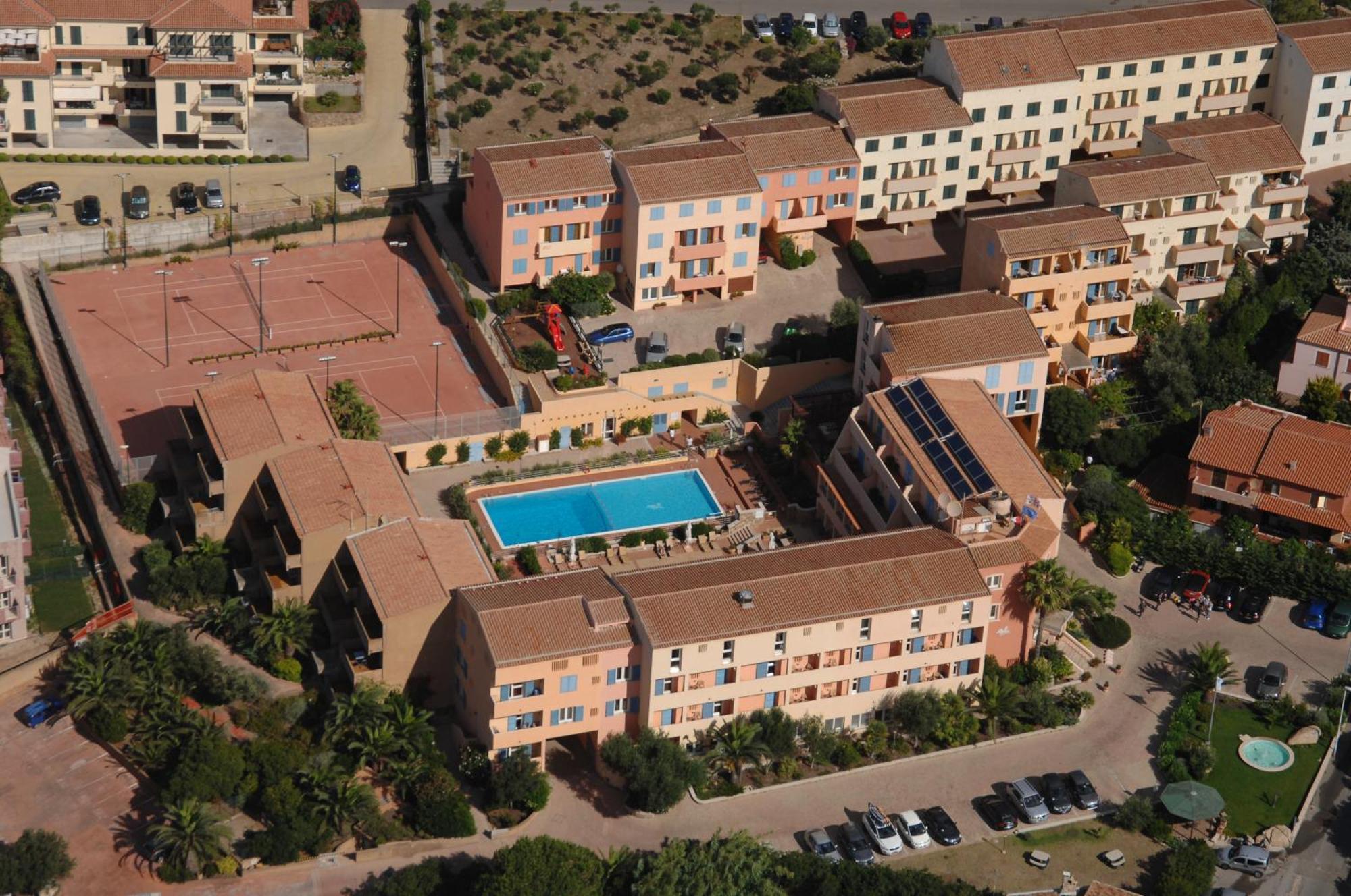 Le Nereidi Hotel & Residence Con Piscina-Tennis-Fitness-Parcheggio Coperto-Sala Conferenze La Maddalena  Exterior foto