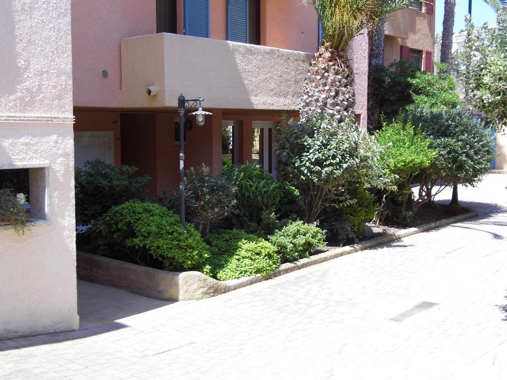 Le Nereidi Hotel & Residence Con Piscina-Tennis-Fitness-Parcheggio Coperto-Sala Conferenze La Maddalena  Exterior foto
