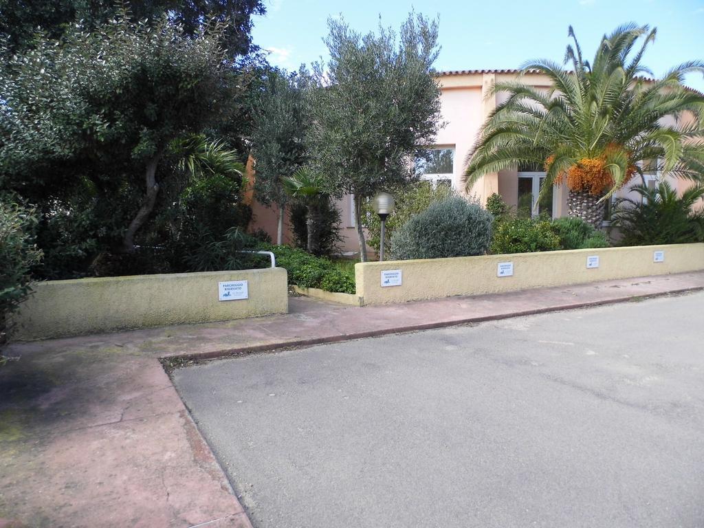 Le Nereidi Hotel & Residence Con Piscina-Tennis-Fitness-Parcheggio Coperto-Sala Conferenze La Maddalena  Exterior foto