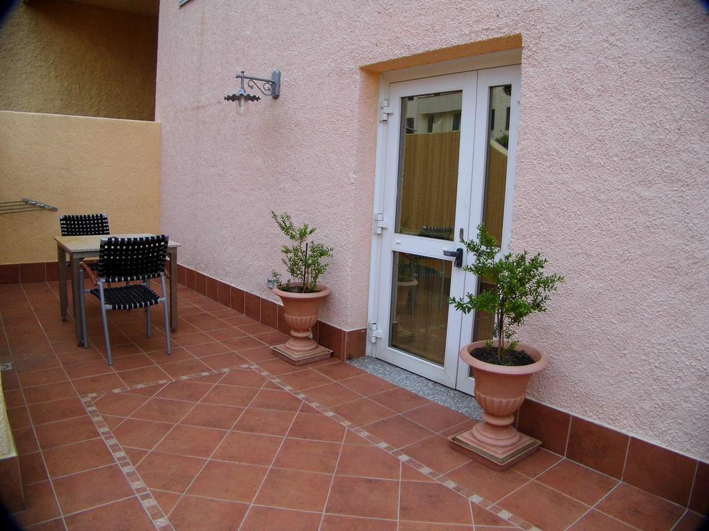 Le Nereidi Hotel & Residence Con Piscina-Tennis-Fitness-Parcheggio Coperto-Sala Conferenze La Maddalena  Exterior foto
